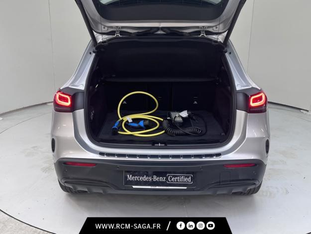 MERCEDES-BENZ EQA 250 AMG Line  