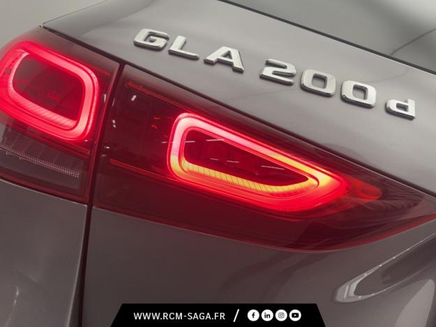 MERCEDES-BENZ GLA 200 d AMG Line  