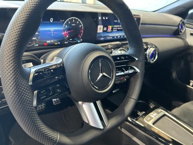 MERCEDES-BENZ CLA 180 Coupé  