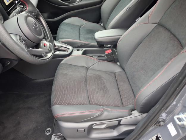 TOYOTA Yaris Cross Hybride 1.5 HYBRID 130H GR SPORT AUTO  YARIS CROSS 130H 2WD GR SPORT MY25 SHOWROOM