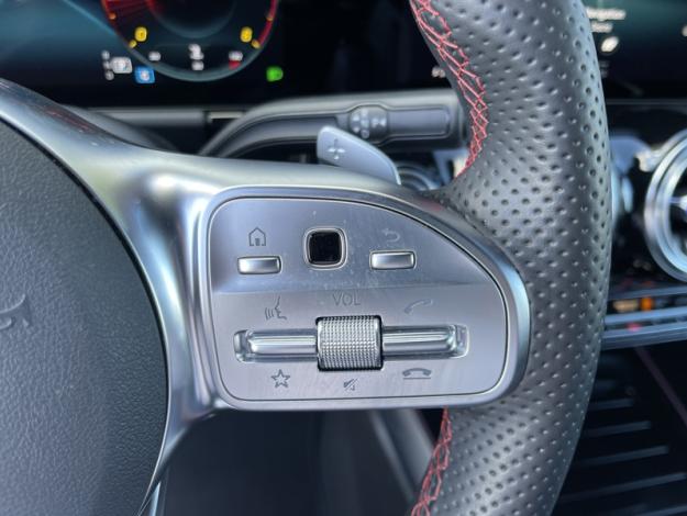 MERCEDES-BENZ GLA 200 d AMG Line  