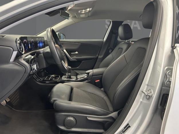 MERCEDES-BENZ A 180 Progressive  