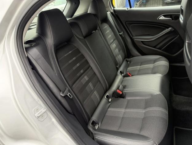MERCEDES-BENZ GLA 200 d Sensation  