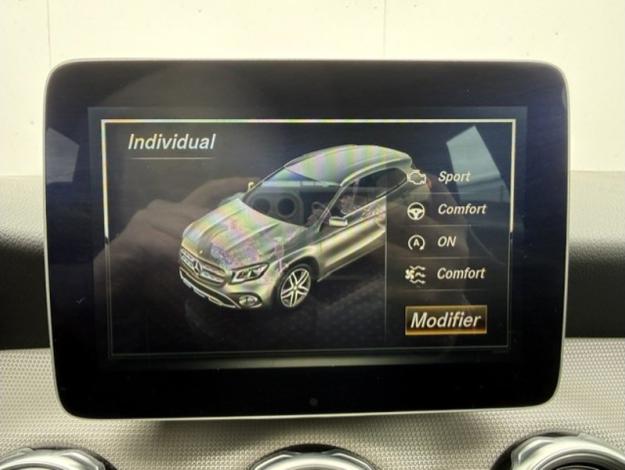MERCEDES-BENZ GLA 200 d Sensation  