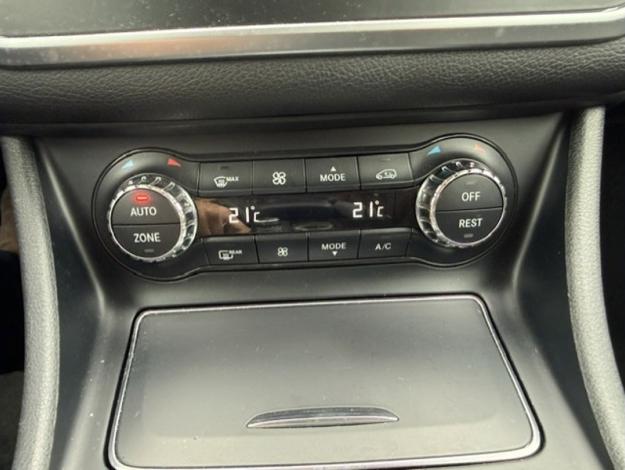 MERCEDES-BENZ GLA 200 d Sensation  