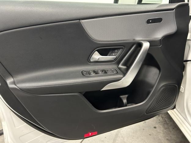 MERCEDES-BENZ A 200 Progressive MBUX LED 17p  