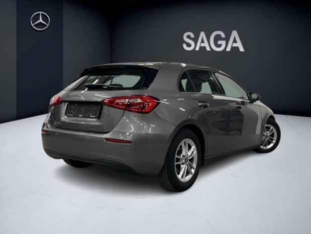 MERCEDES-BENZ A 180 d Style MBUX  