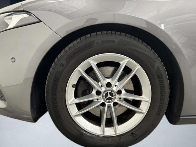MERCEDES-BENZ A 180 d Style MBUX  