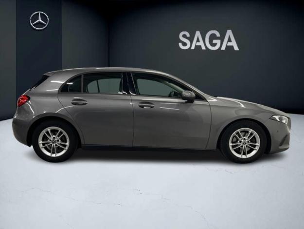MERCEDES-BENZ A 180 d Style MBUX  