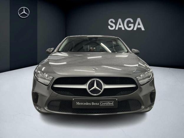 MERCEDES-BENZ A 180 d Style MBUX  
