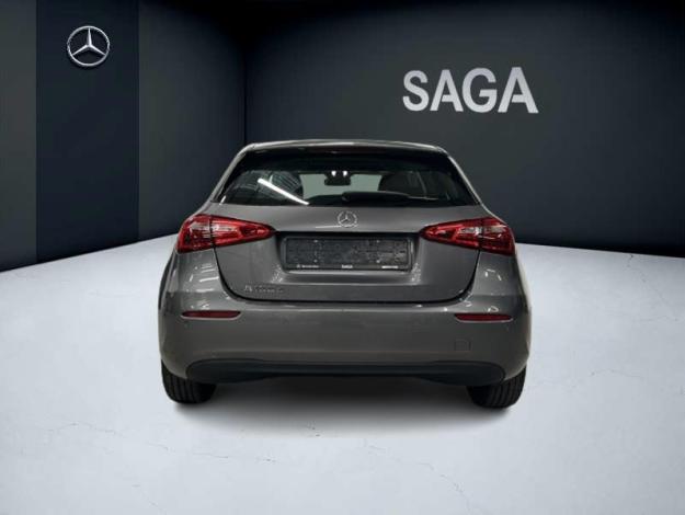 MERCEDES-BENZ A 180 d Style MBUX  