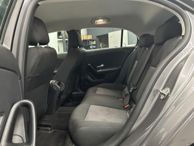 MERCEDES-BENZ A 180 d Style MBUX  