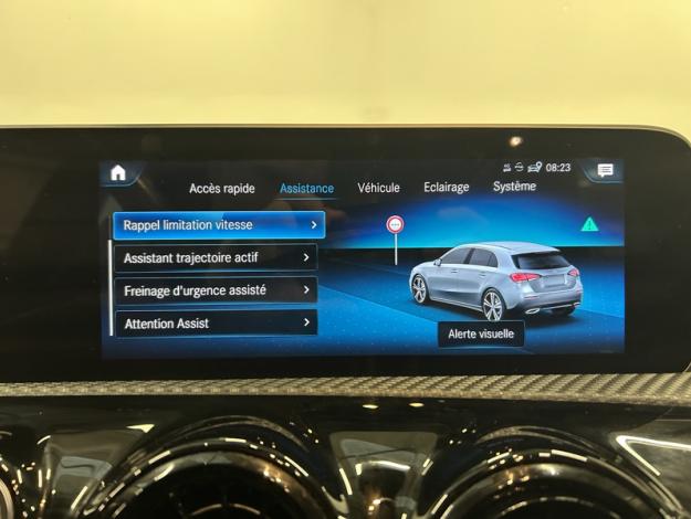 MERCEDES-BENZ A 180 d Style MBUX  