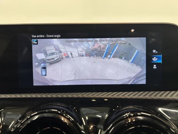 MERCEDES-BENZ A 180 d Style MBUX  