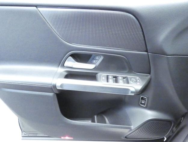 MERCEDES-BENZ GLB 200 d Business Line  