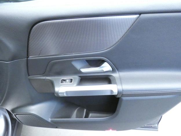 MERCEDES-BENZ GLB 200 d Business Line  