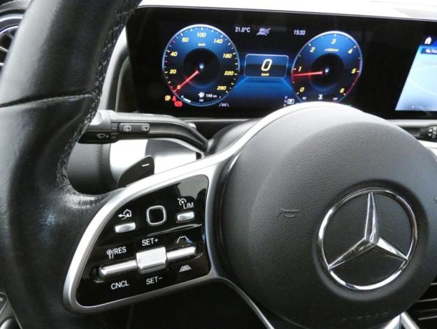 MERCEDES-BENZ GLB 200 d Progressive Line  