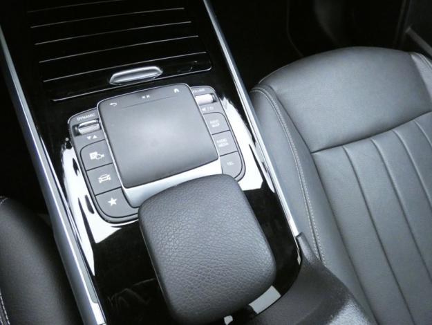MERCEDES-BENZ GLB 200 d Progressive Line  