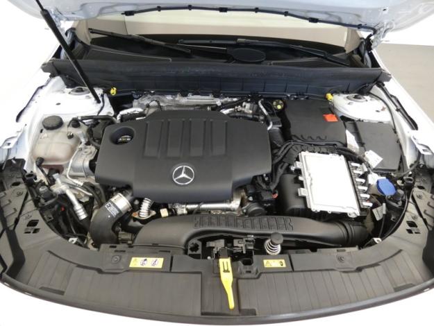MERCEDES-BENZ GLB 200 d Progressive Line  