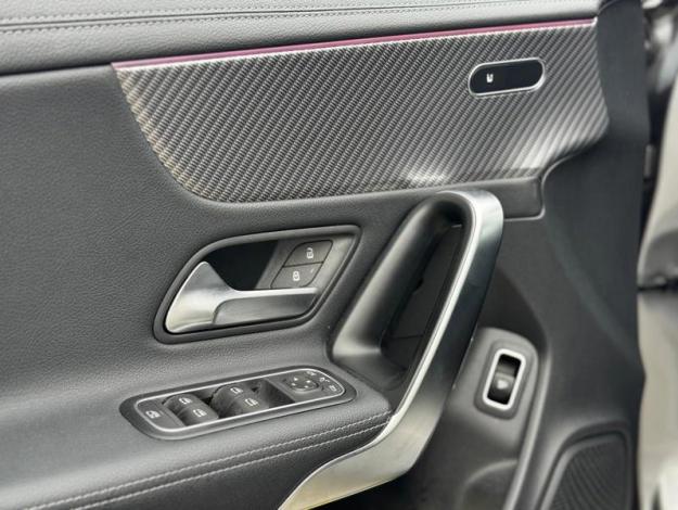 MERCEDES-BENZ CLA 180 d Coupé Luxury Line  