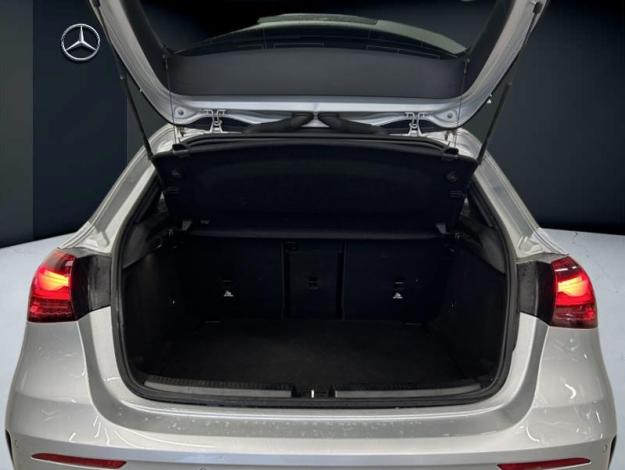 MERCEDES-BENZ A 180 AMG Pack Night Pano Facelift  