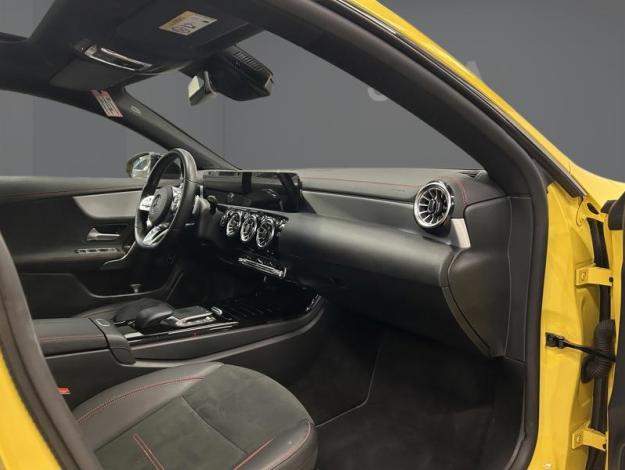 MERCEDES-BENZ CLA 180 d Shooting Brake AMG Line  