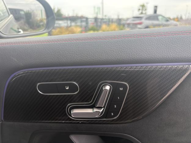MERCEDES-BENZ GLA 200 d AMG Line  GLA 200 d AMG Line