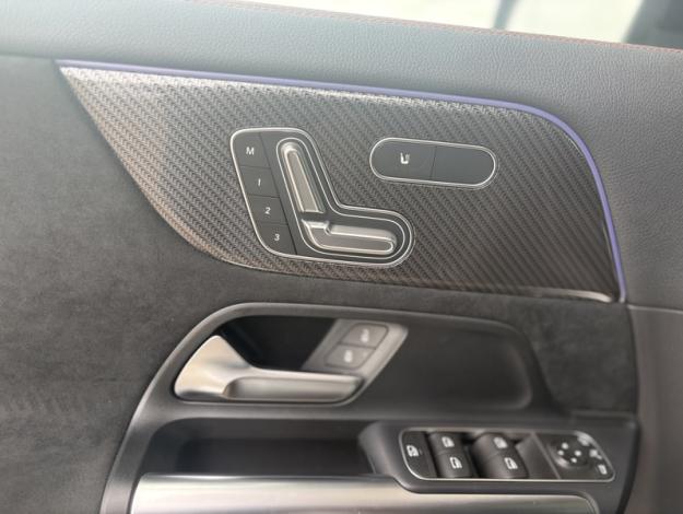 MERCEDES-BENZ GLA 200 d AMG Line  GLA 200 d AMG Line