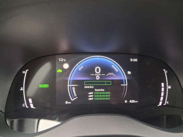 TOYOTA Yaris Cross Hybrid 2WD Design   