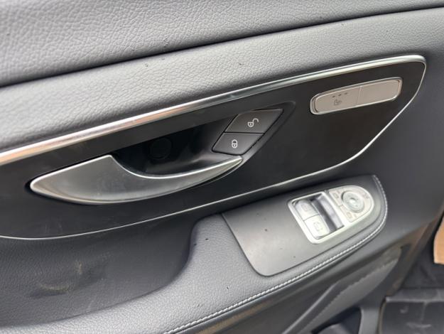 MERCEDES-BENZ V 250 d AVANTGARDE Long - Utilitaire Double Cabine - SAGA Huy (+32 85 23 69 00) 