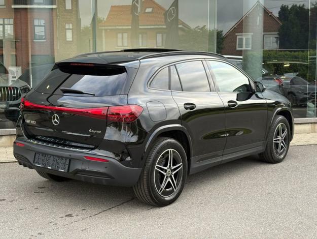 MERCEDES-BENZ EQA 300 4MATIC AMG Pack Night Pano  