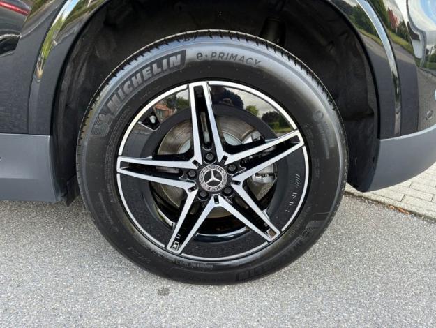 MERCEDES-BENZ EQA 300 4MATIC AMG Pack Night Pano  