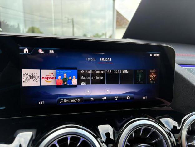 MERCEDES-BENZ EQA 300 4MATIC AMG Pack Night Pano  
