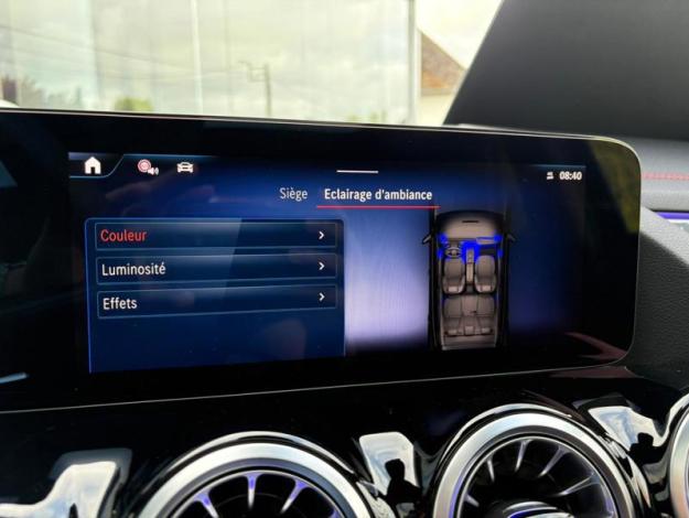 MERCEDES-BENZ EQA 300 4MATIC AMG Pack Night Pano  