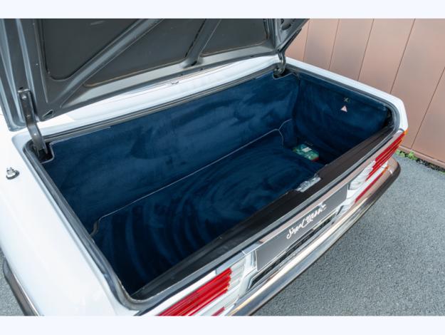 MERCEDES-BENZ 300 SL R107  