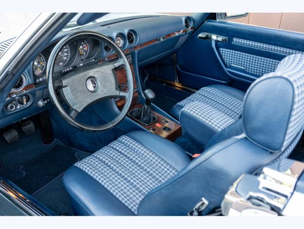 MERCEDES-BENZ 300 SL R107  