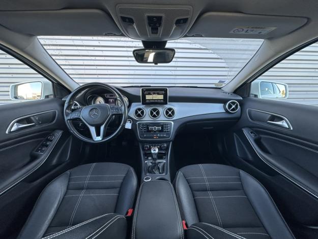 MERCEDES-BENZ GLA 180 d Sensation  