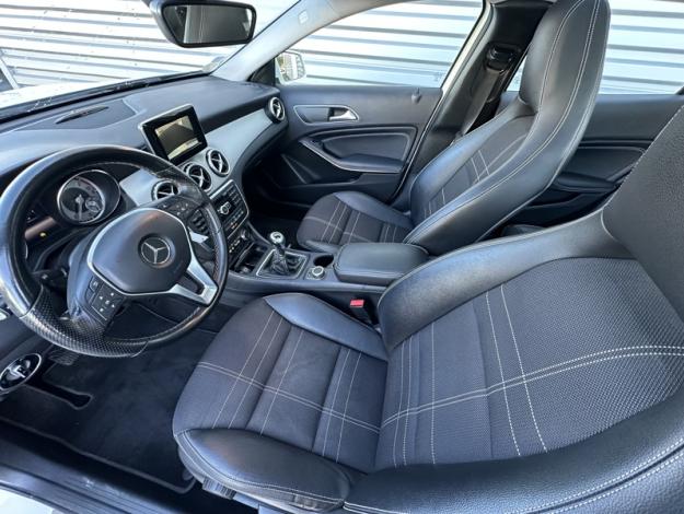 MERCEDES-BENZ GLA 180 d Sensation  