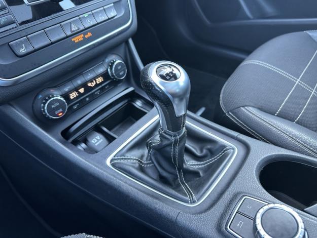 MERCEDES-BENZ GLA 180 d Sensation  