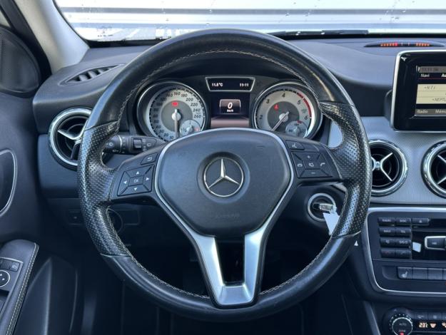 MERCEDES-BENZ GLA 180 d Sensation  