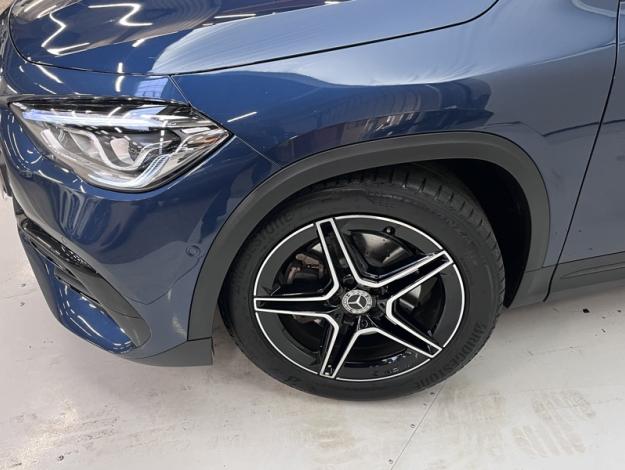 MERCEDES-BENZ GLA 200 d AMG Line  