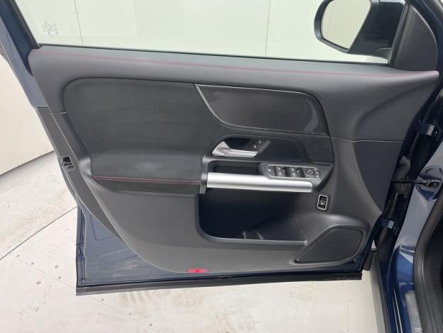 MERCEDES-BENZ GLA 200 d AMG Line  