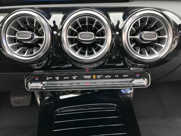 MERCEDES-BENZ CLA Coupé CLA 180 Coupé Progressive Line  