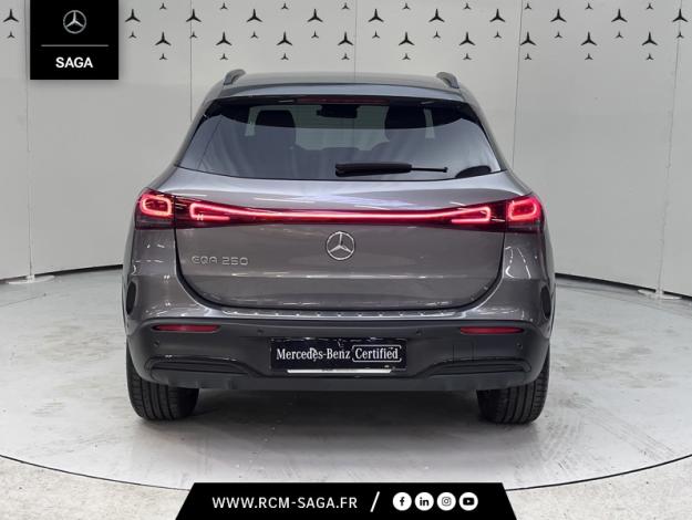 MERCEDES-BENZ EQA 250 AMG Line  
