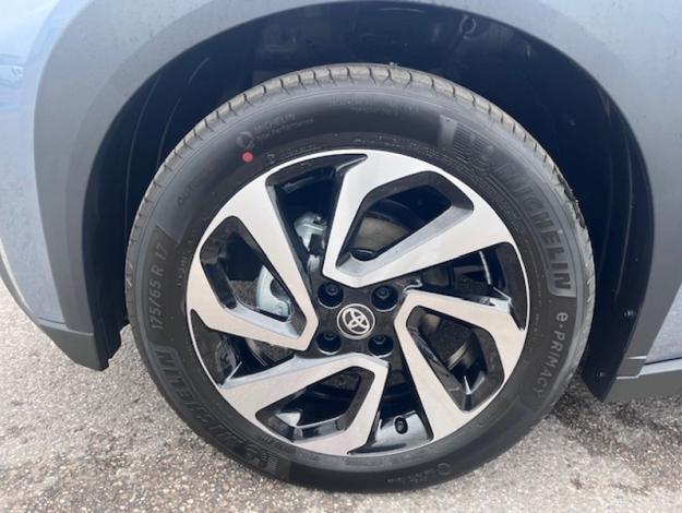 TOYOTA Aygo X 1.0 VVT-i 72 Design  AYGO X 72 S-CVT DESIGN