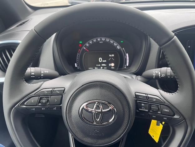 TOYOTA Aygo X 1.0 VVT-i 72 Design  AYGO X 72 S-CVT DESIGN