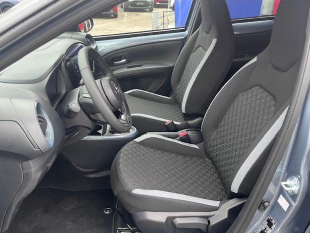 TOYOTA Aygo X 1.0 VVT-i 72 Design  AYGO X 72 S-CVT DESIGN