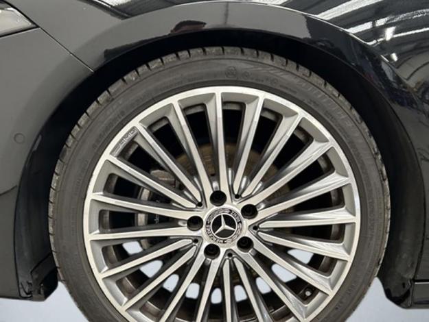 MERCEDES-BENZ A 180 AMG Line Toit Pano Facelift  