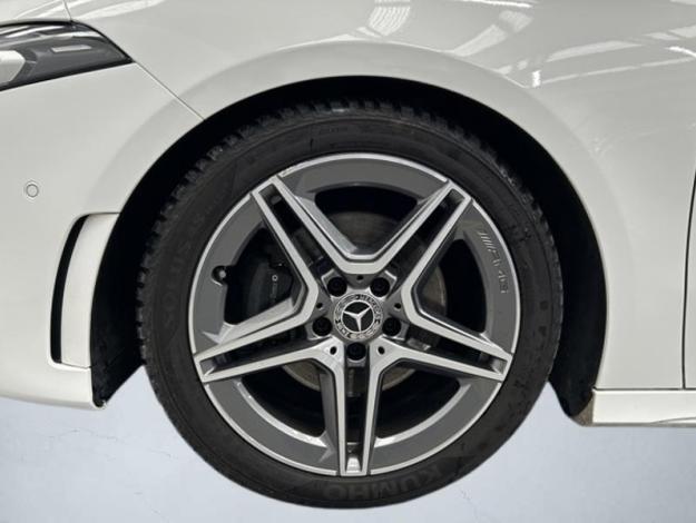MERCEDES-BENZ A 180 d Berline AMG Line  
