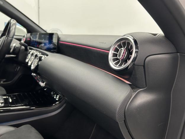 MERCEDES-BENZ A 180 d Berline AMG Line  